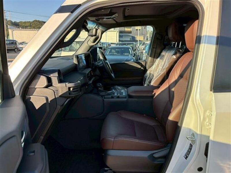 LAND CRUISER 250