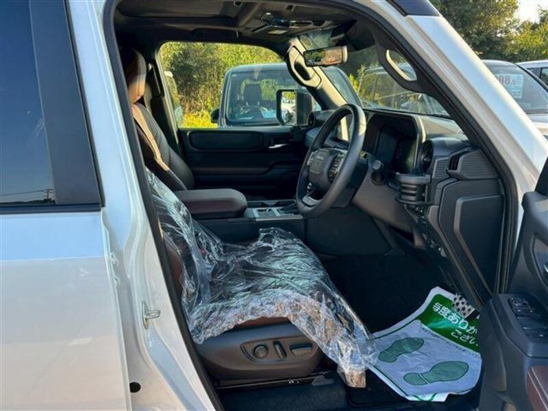 LAND CRUISER 250