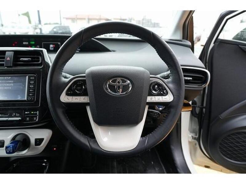 PRIUS PHV