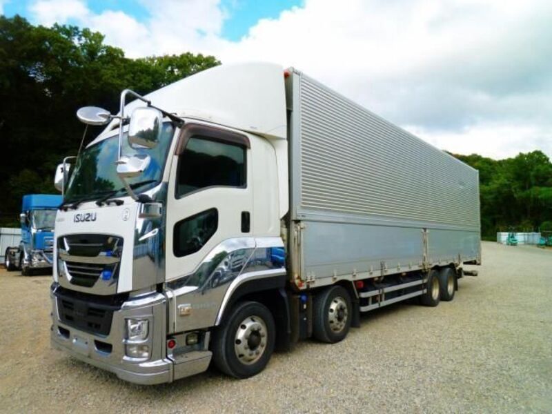 ISUZU GIGA