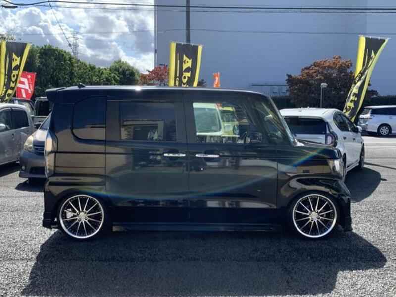 N BOX CUSTOM