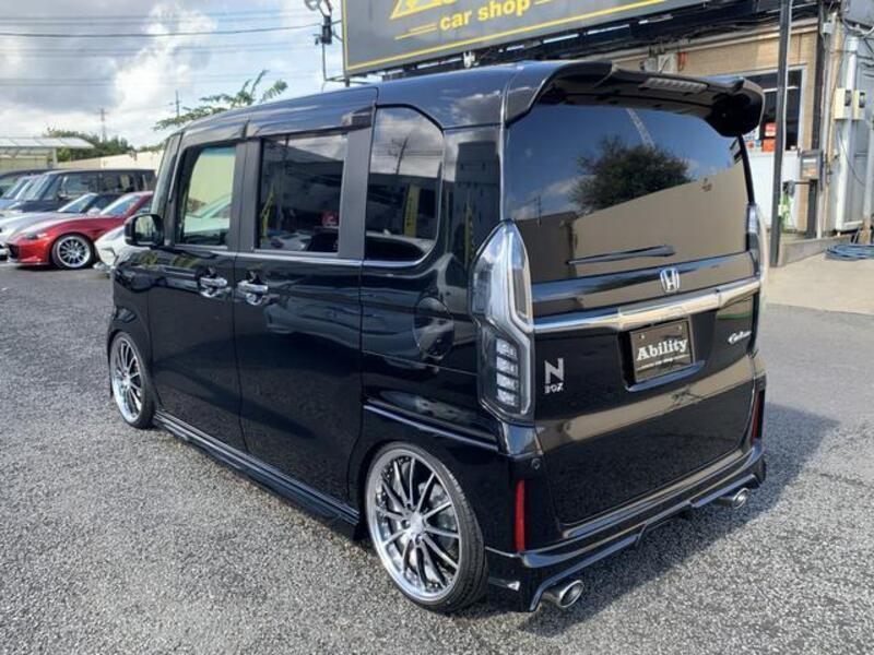 N BOX CUSTOM