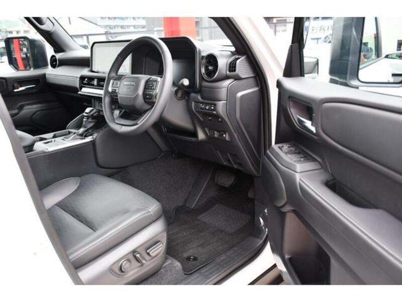 LAND CRUISER 250