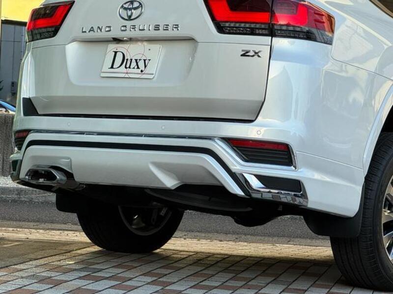 LAND CRUISER