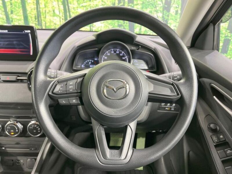 MAZDA2