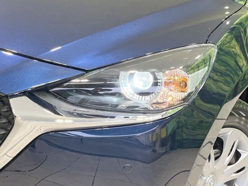 MAZDA2