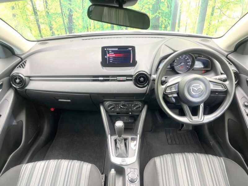 MAZDA2