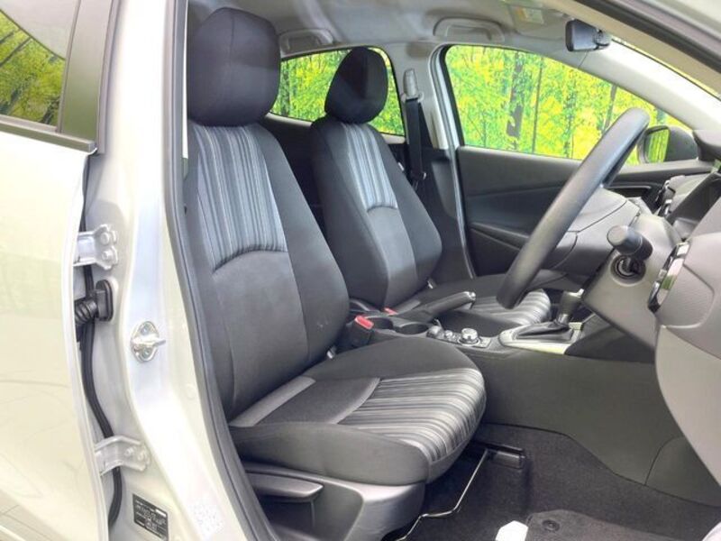 MAZDA2