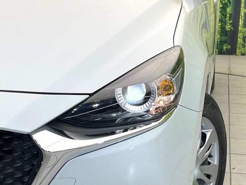 MAZDA2
