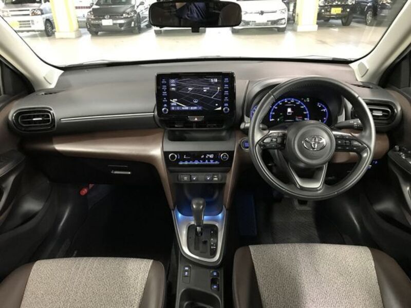 YARIS CROSS