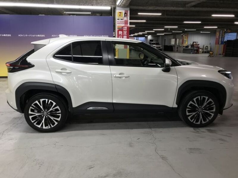 YARIS CROSS