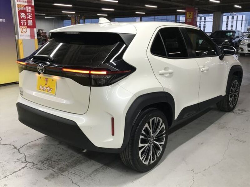 YARIS CROSS