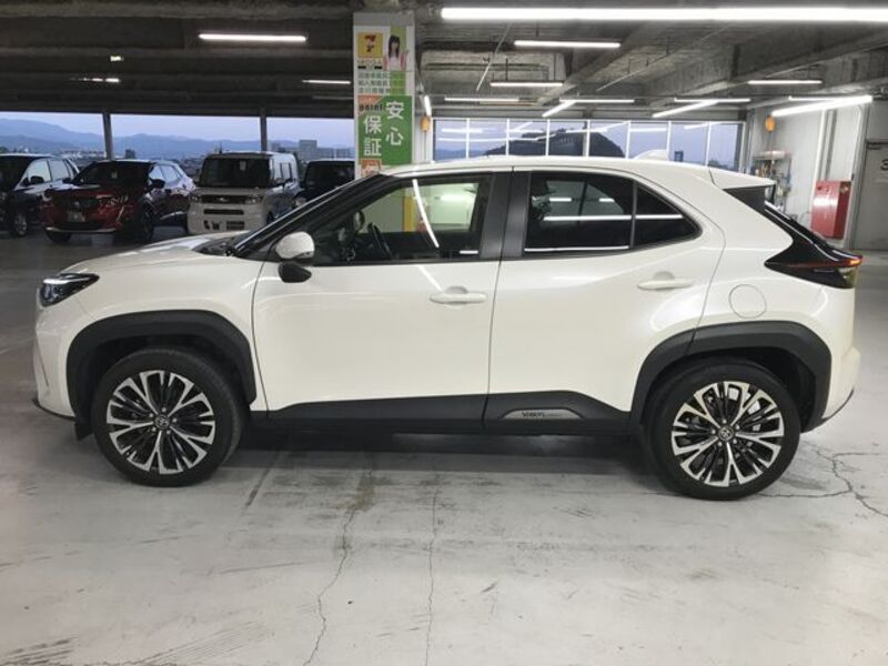 YARIS CROSS