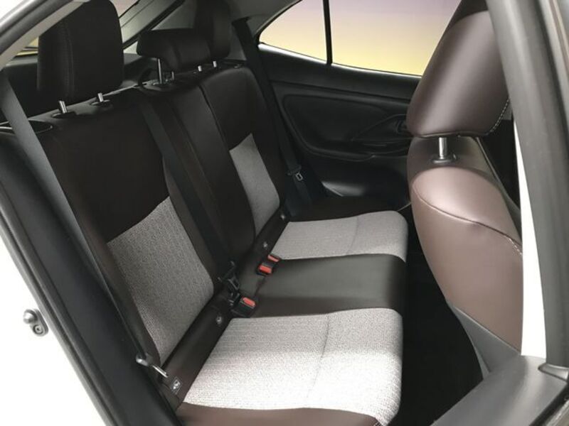 YARIS CROSS