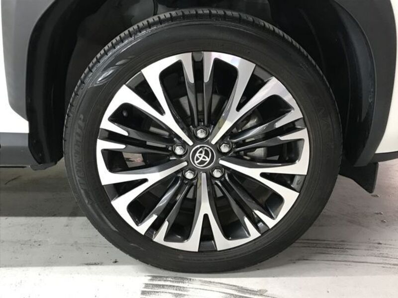 YARIS CROSS