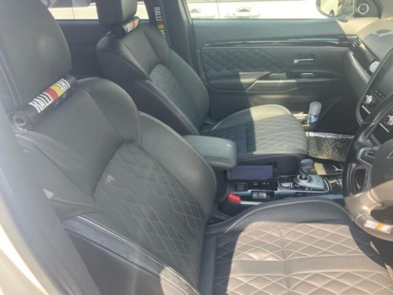 OUTLANDER PHEV