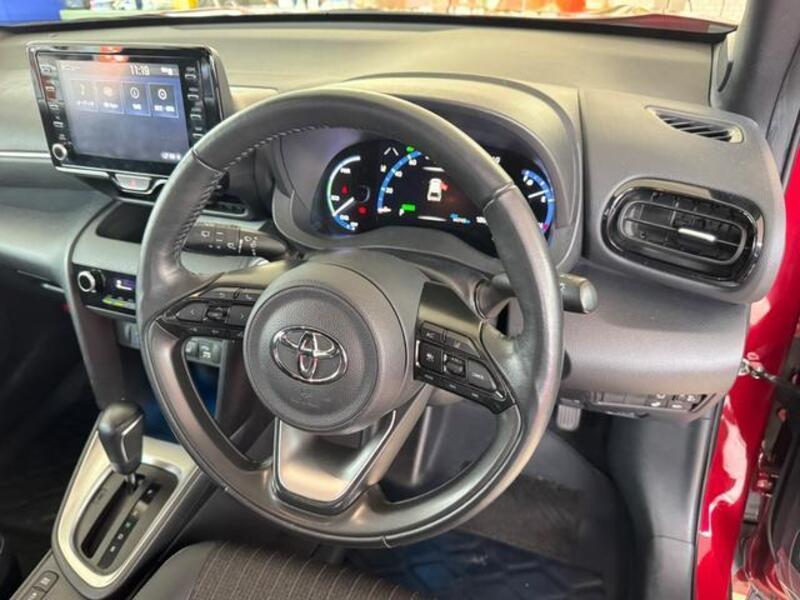 YARIS CROSS