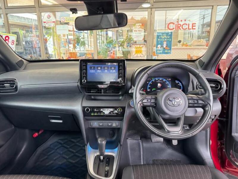 YARIS CROSS
