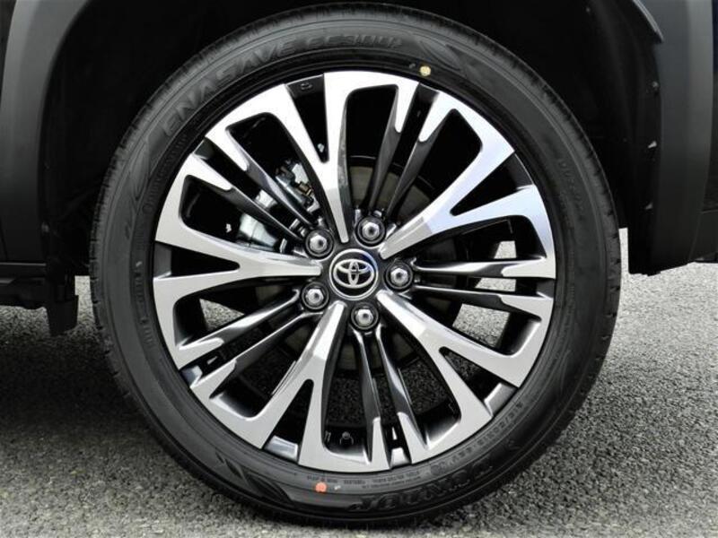 YARIS CROSS