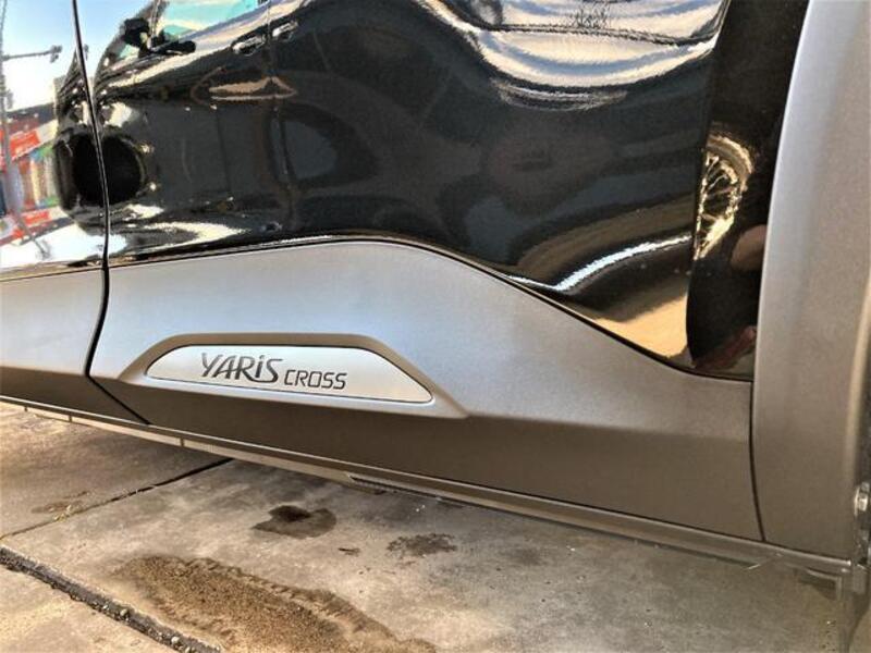 YARIS CROSS