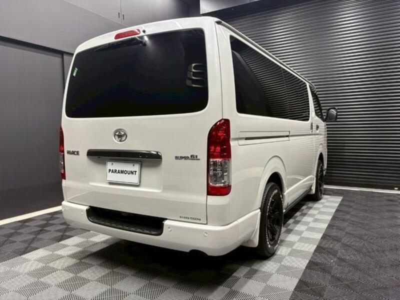 HIACE VAN