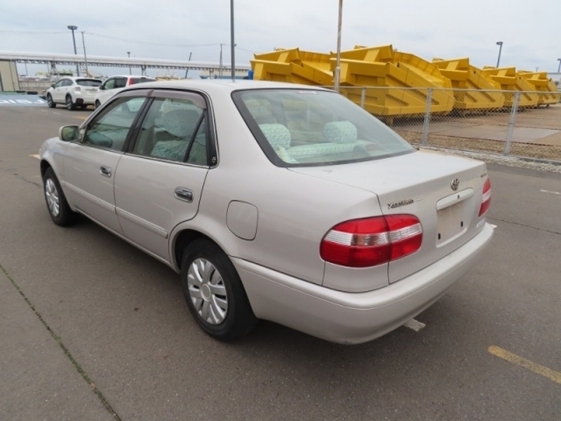 COROLLA SEDAN