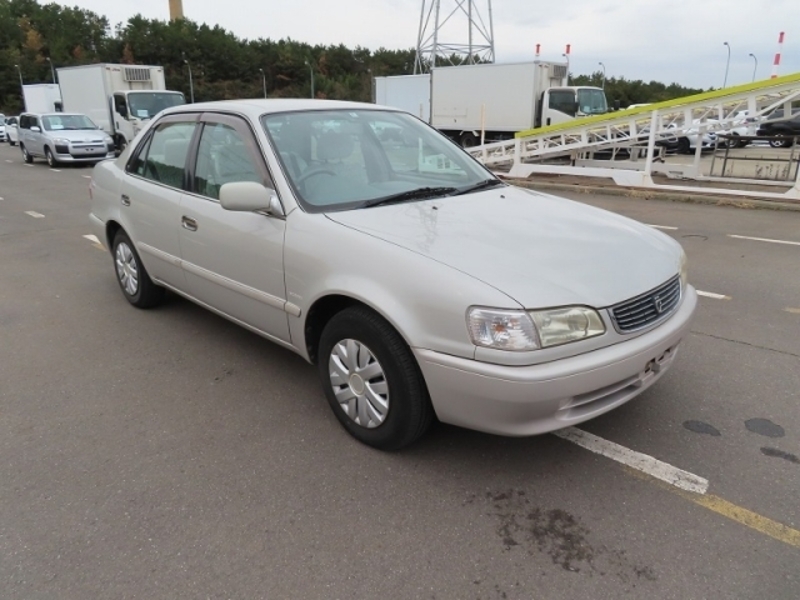 COROLLA SEDAN