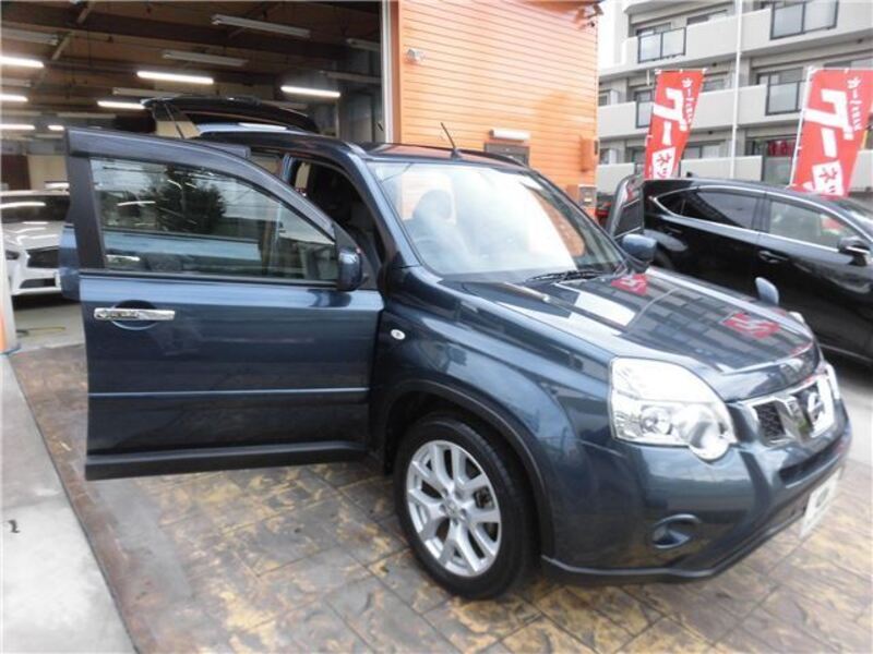 X-TRAIL