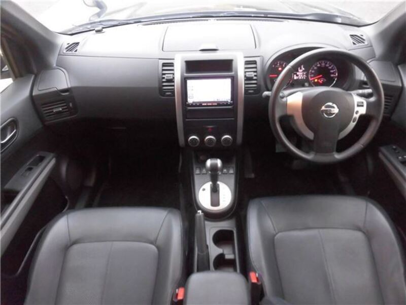 X-TRAIL