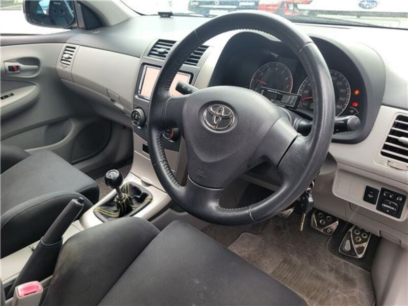 COROLLA AXIO