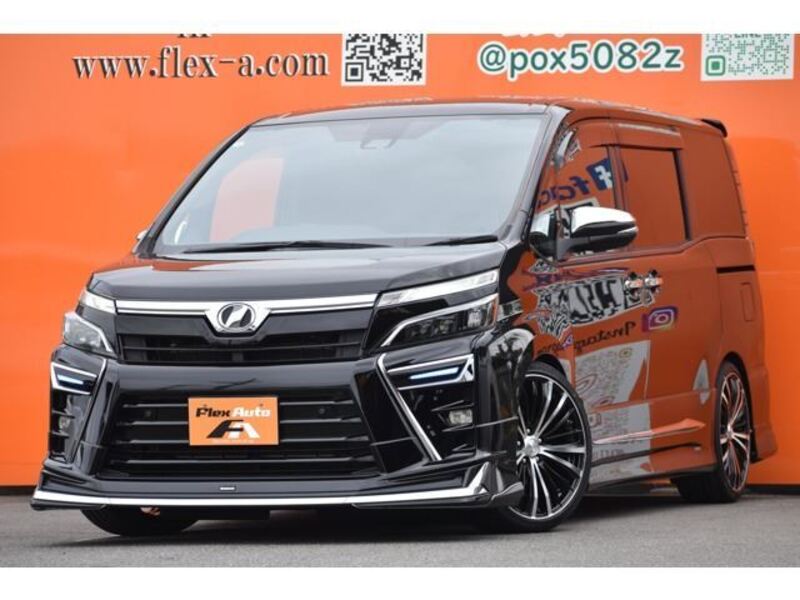 TOYOTA VOXY