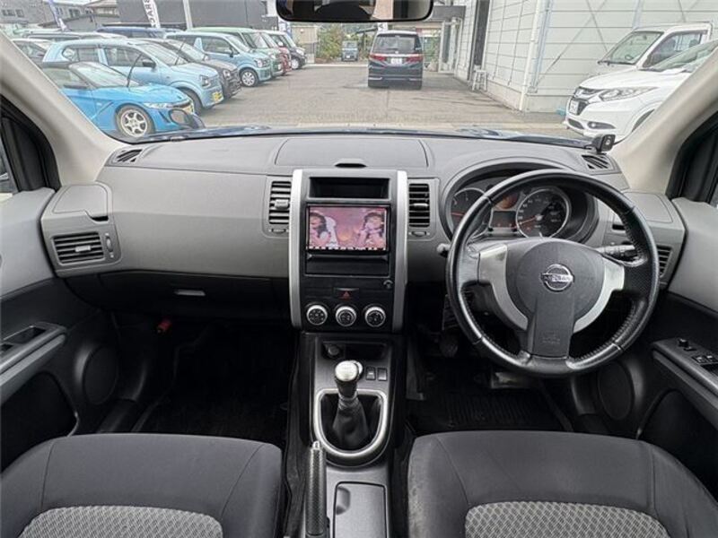 X-TRAIL
