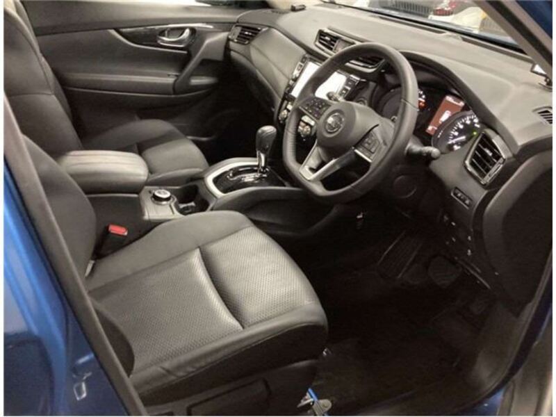 X-TRAIL