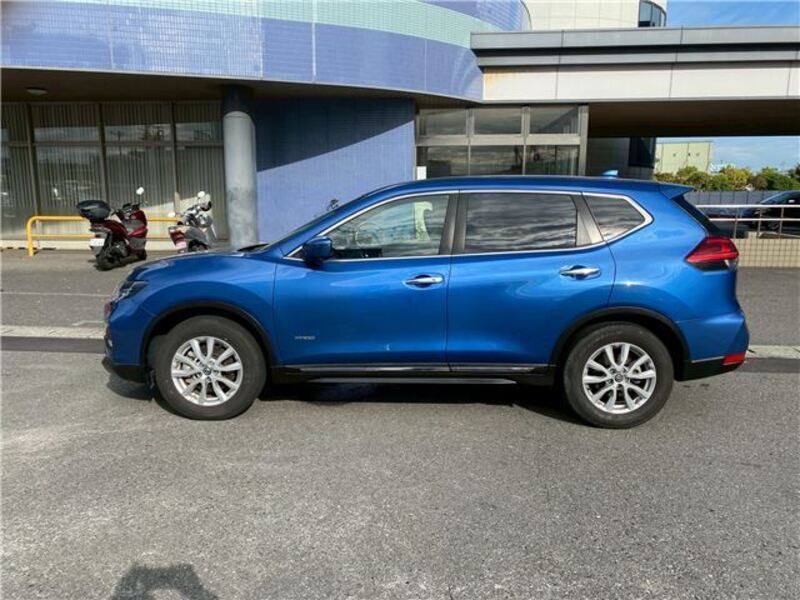 X-TRAIL