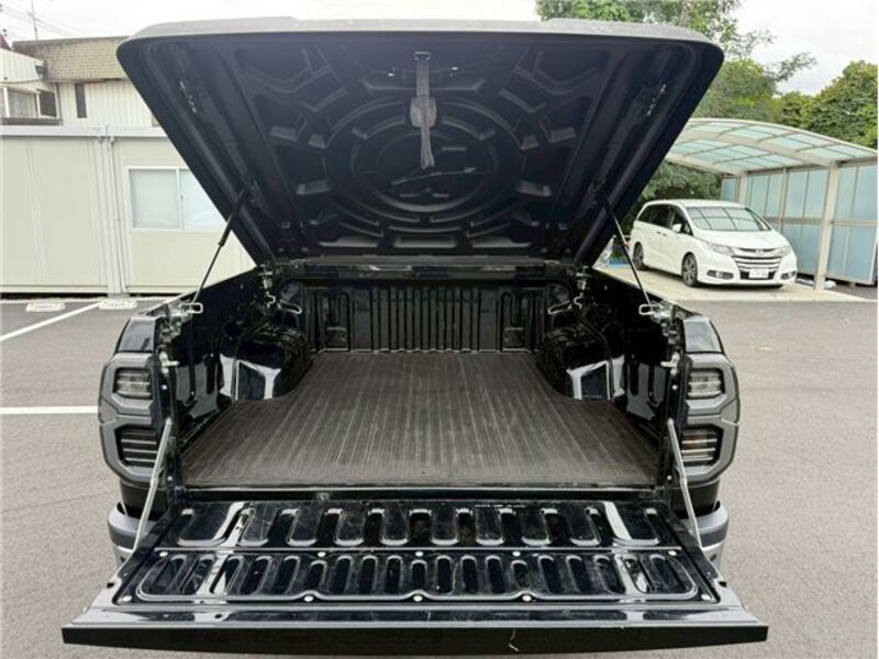 HILUX