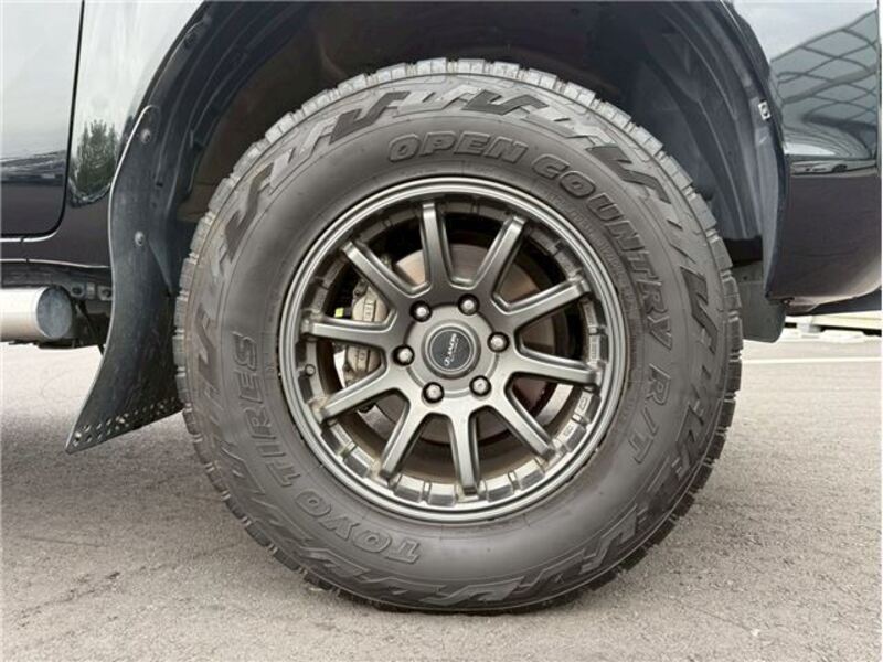 HILUX