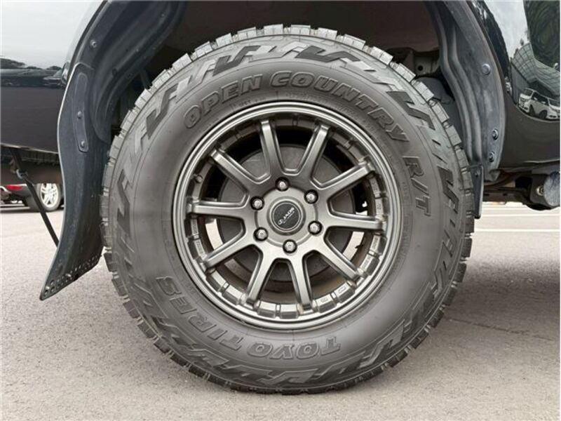 HILUX