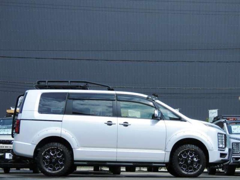 DELICA D5