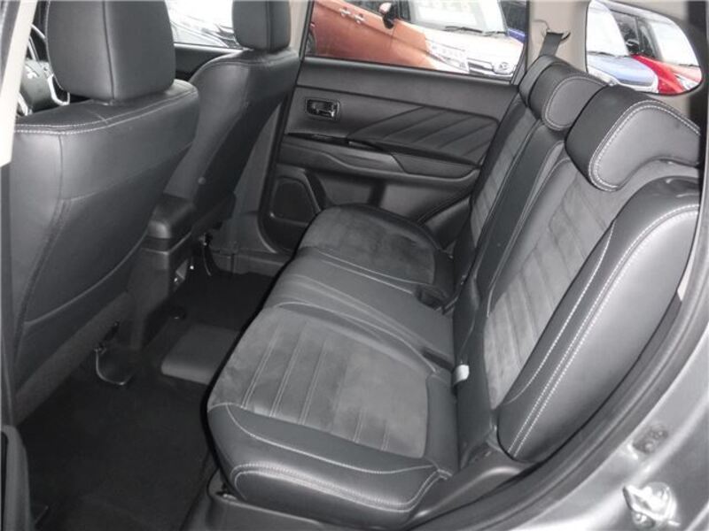 OUTLANDER PHEV