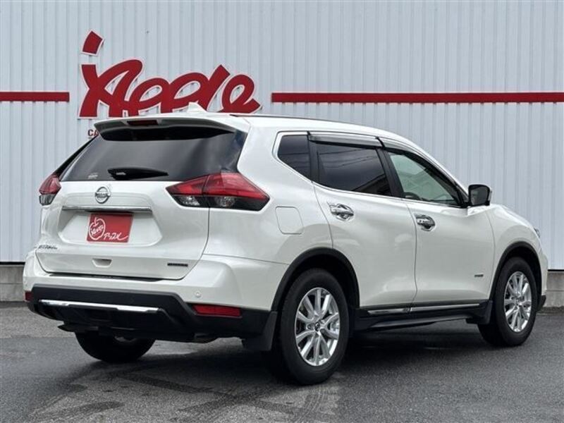 X-TRAIL