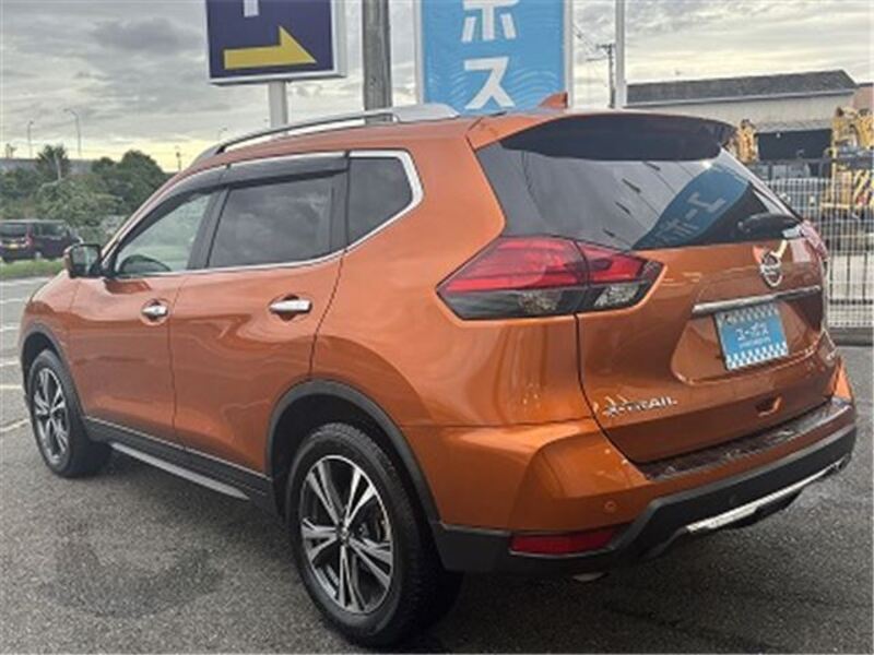 X-TRAIL