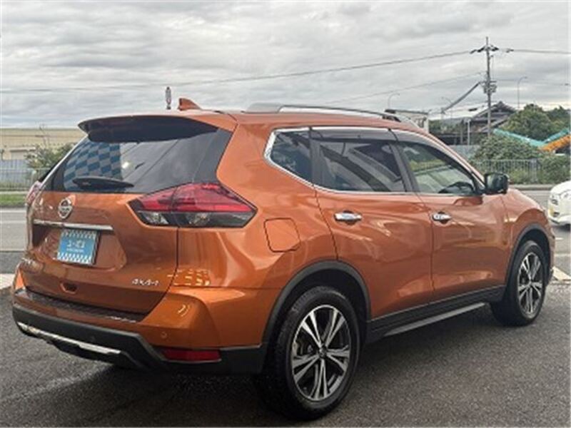 X-TRAIL