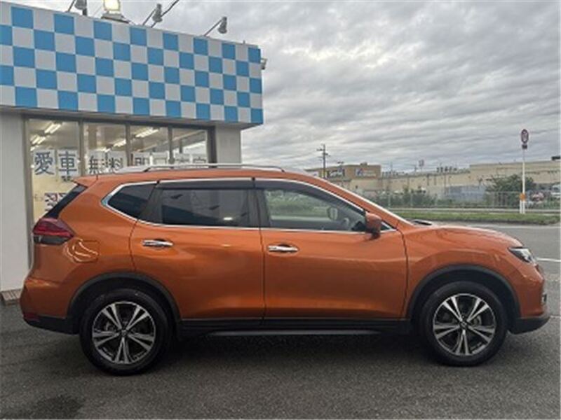 X-TRAIL