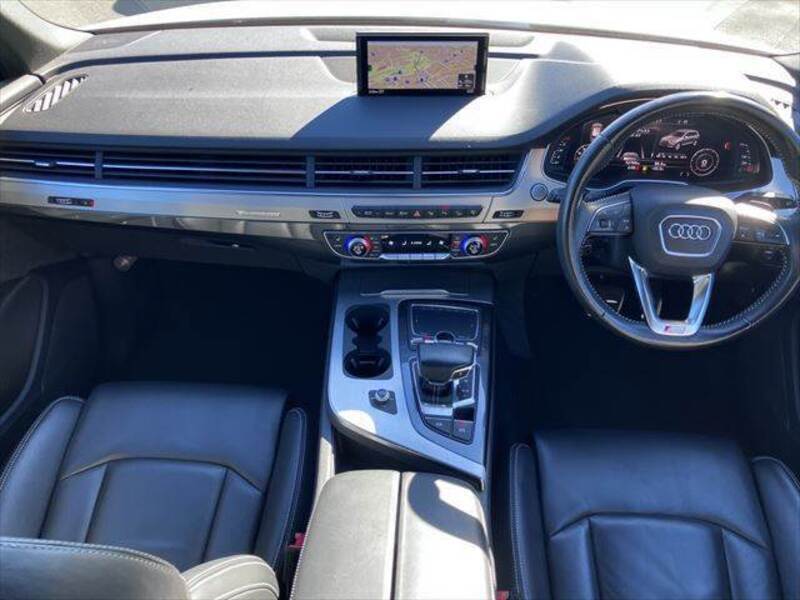 Q7