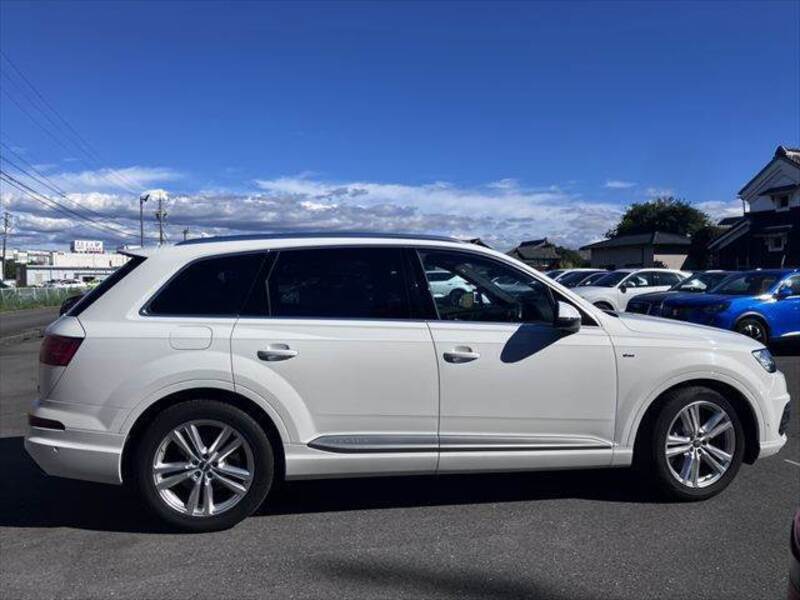 Q7