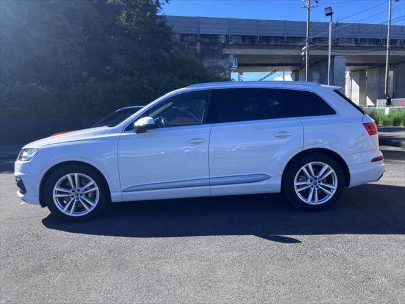Q7
