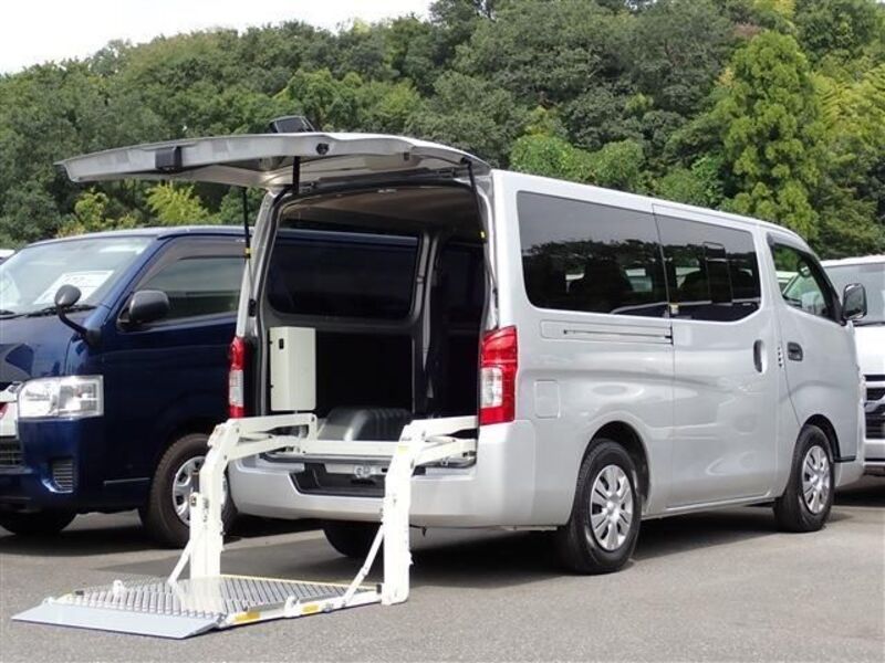 NV350 CARAVAN-0