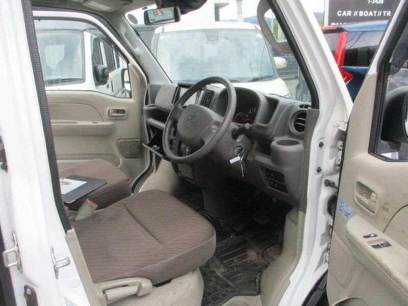 MINICAB VAN