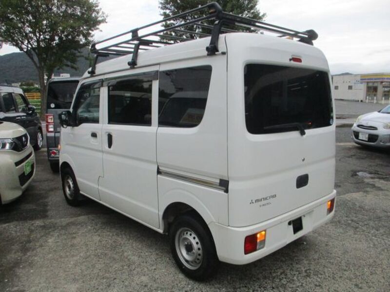 MINICAB VAN