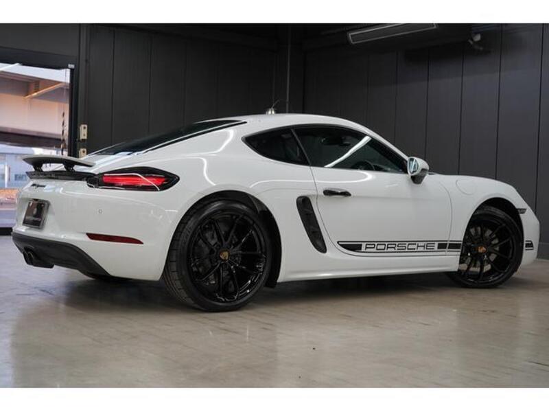 718 CAYMAN